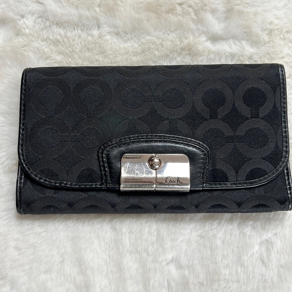 Coach Tri-Fold Wallet VGUC - Picture 2 of 13